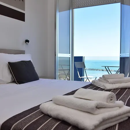 ホテル Al Nuovo Porto 3*
